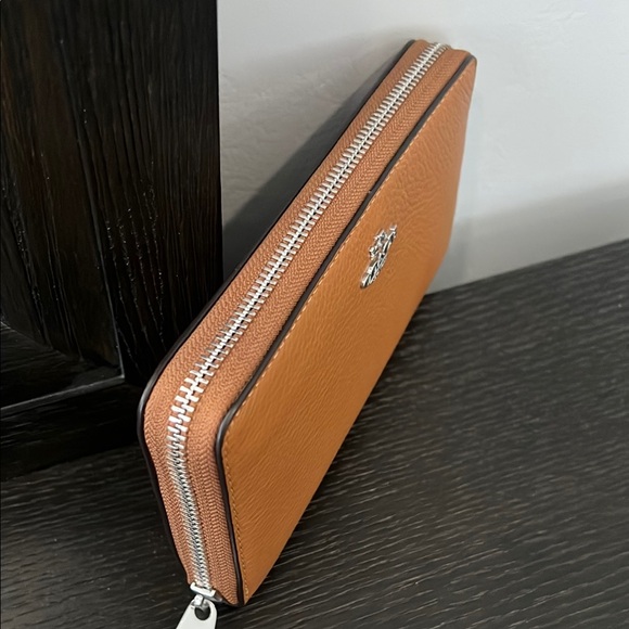 NWT Coach Tan Leather Wristlet Wallet - Picture 4 of 13